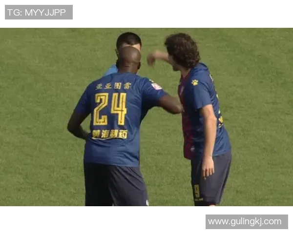 足球巨星卷入出轨风波引发公众热议形象受损职业前景堪忧