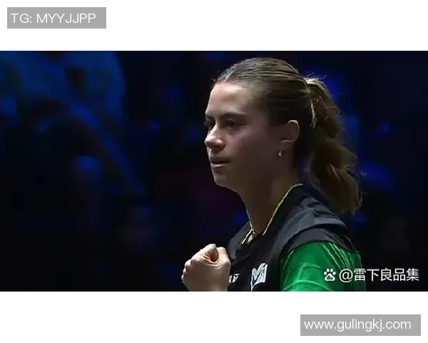 足球球星一对一过人技巧解析 提升突破能力的关键方法与训练建议